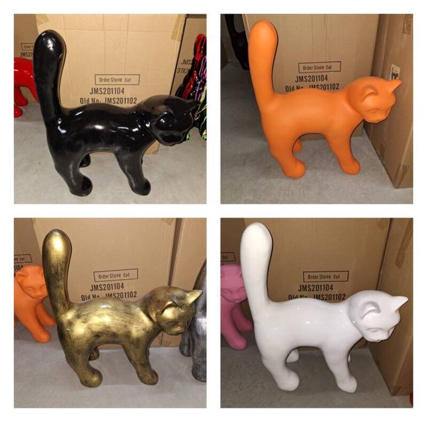 201104  Parijse katten zwart wit rood goud orange polyester résine  65 cm