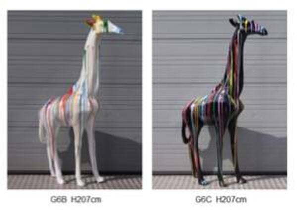 G6n Jungle giraffe wit of zwart multicolor polyester résine 220 cm