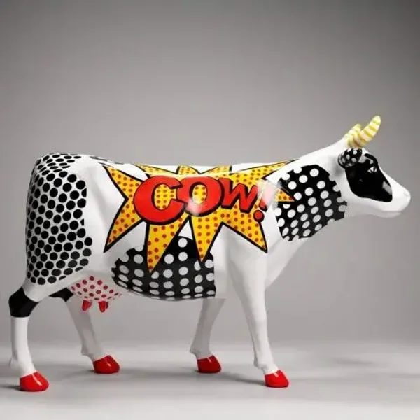 pop art koe  staand levensgroot kop omhoog