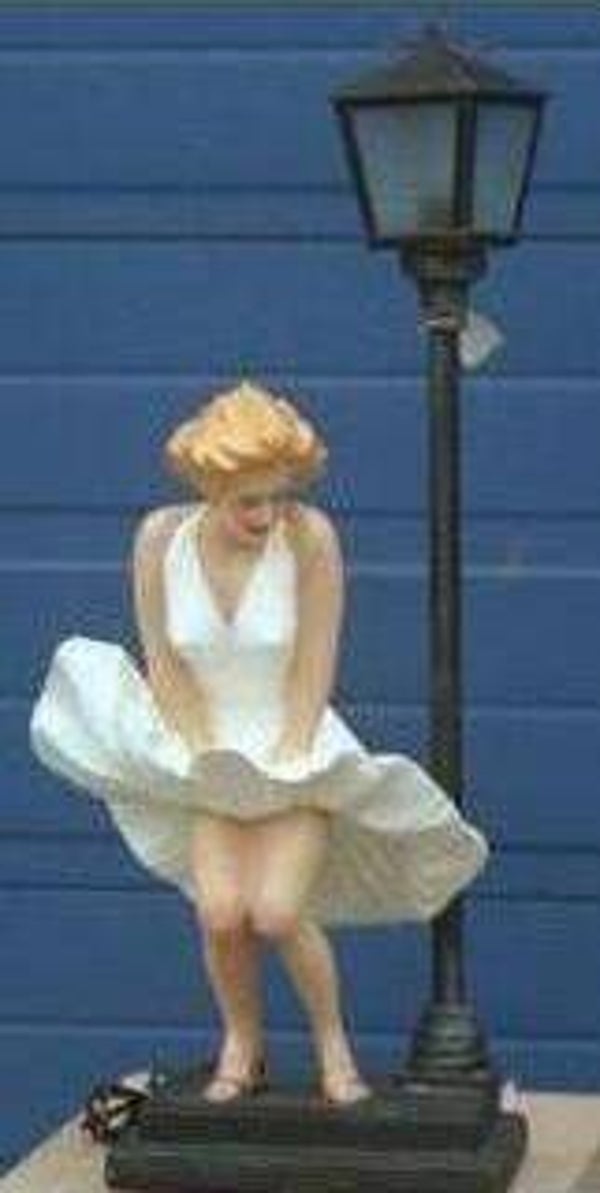 A109 Curiosa Horeca Marileen monroe met lamp 65 cm