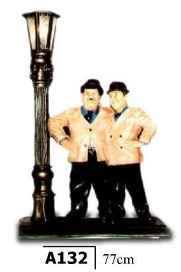 A132 Curiosa Laurel en Hardy met lamp polyester résine 75 cm