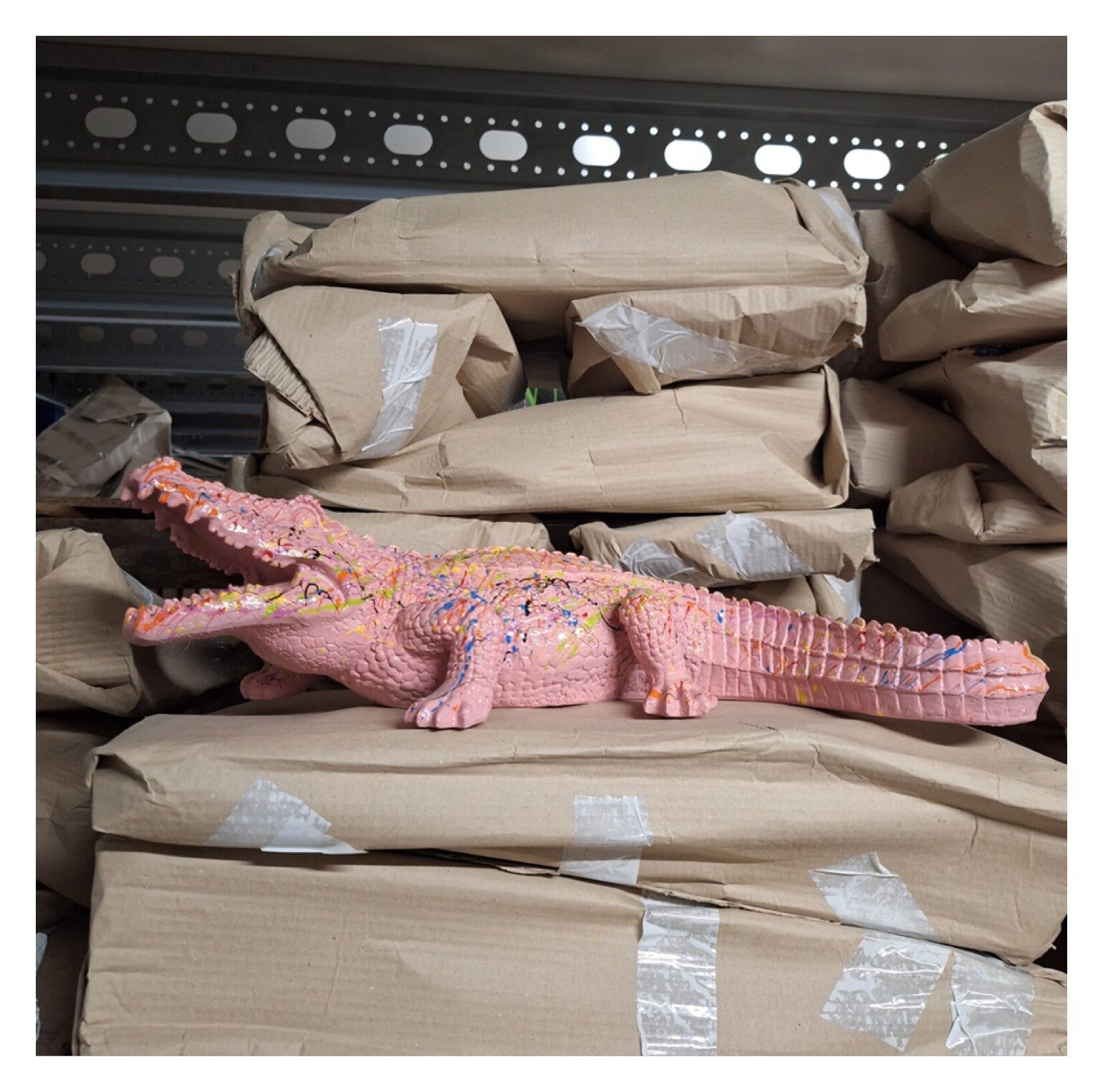 DCM70 Alligator cocodile zwart splach multicolore  polyester résine 70 cm