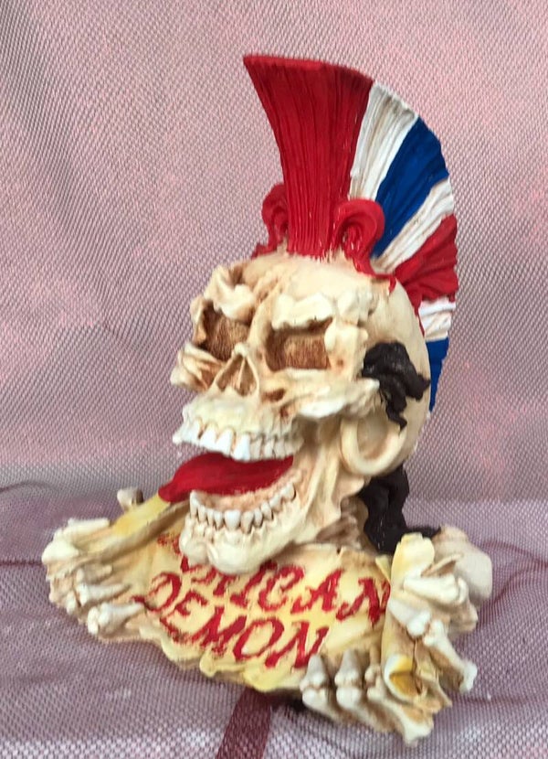 HF004  Funny Mohane schedel polyester résine 35 CM