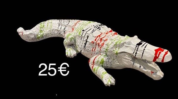 DCM35 Crocodile ass multicolor polyester résine 35 cm verp 2