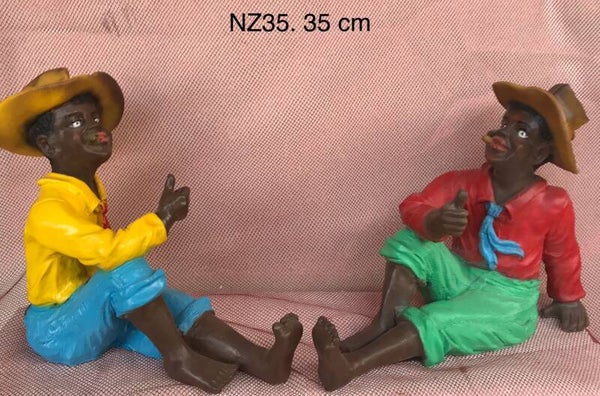 NZ35 Horeca Africaan zit met hoed polyester résine 35 CM