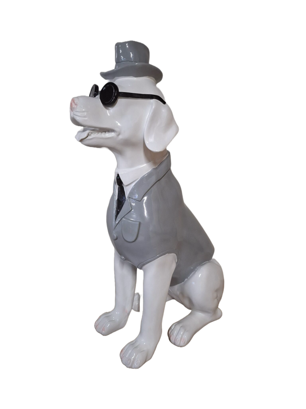 ART pop Hond zit in smoking met hoed en bril 60 cm