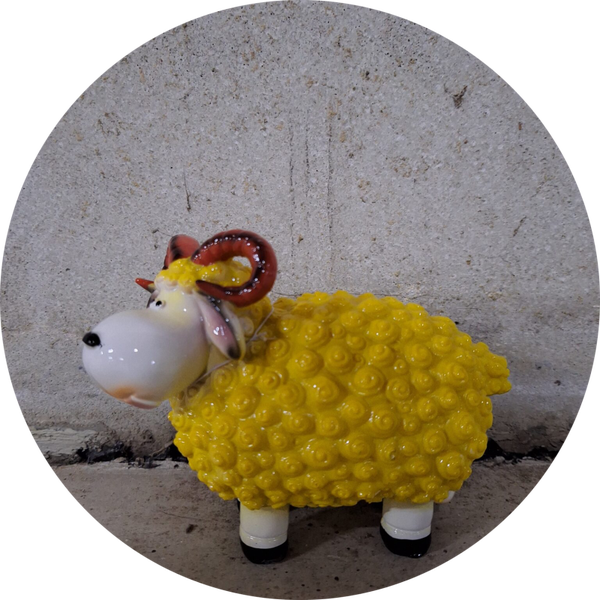 Funny Zwart cartoon schaap.ram polyester résine 23 cm