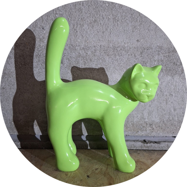 DPC45 kat diverse kleur en maat polyester résine   35 cm Verp 2