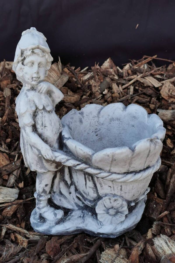Beton Elf jongen met kruiwagen  30 cm