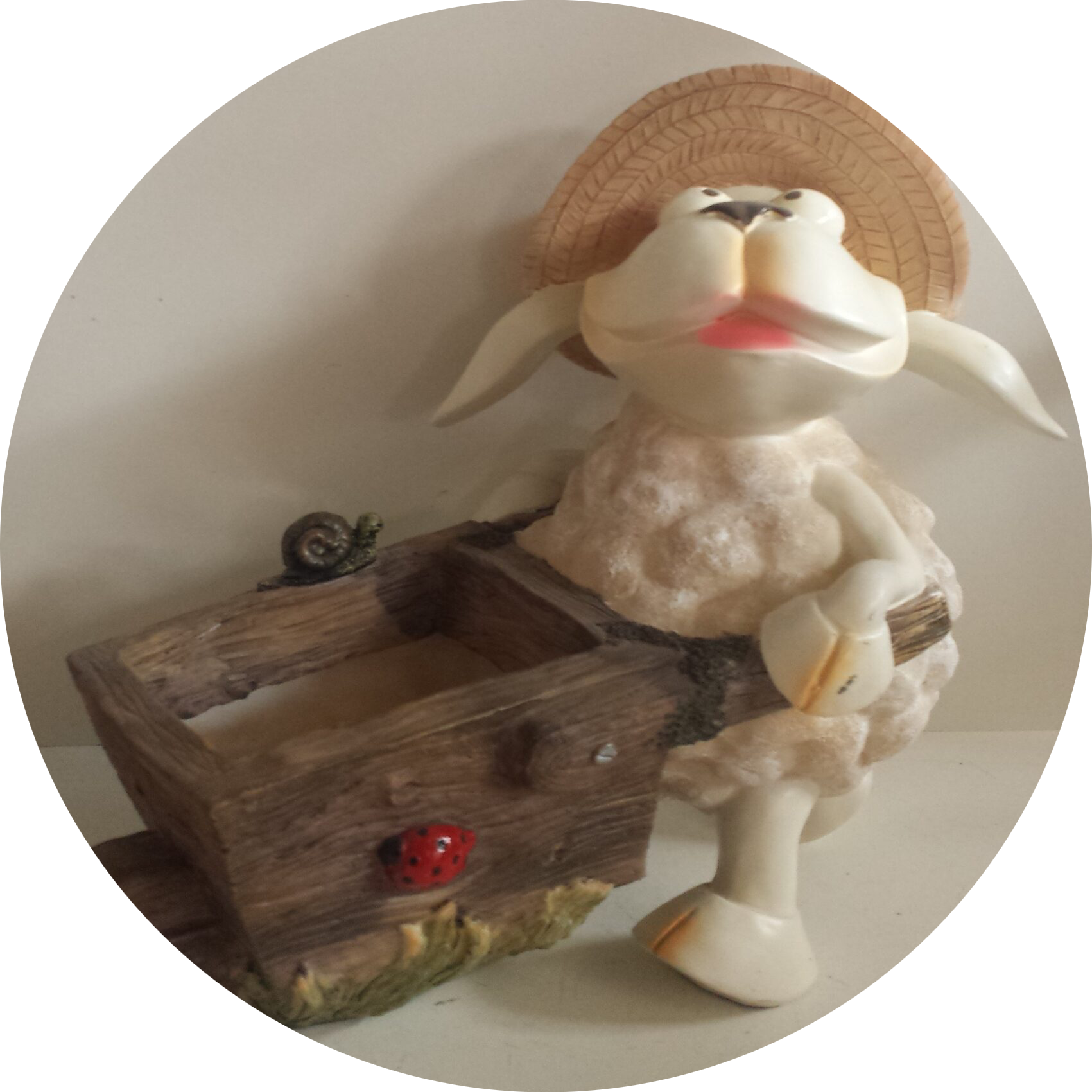 Funny schaap met kruiwagen 30 cm