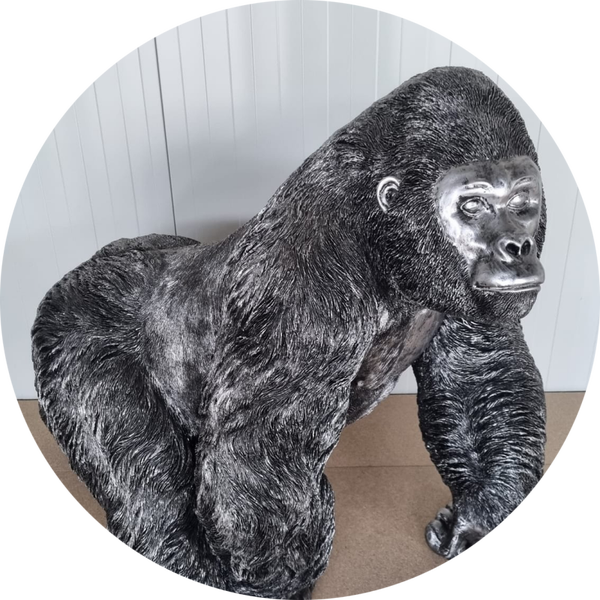 Lopende gorilla aap antiek zilver diverse kleur  120 x 70 x 92 cm