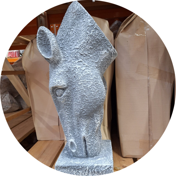 Paardenhoofd op sokkel 80 cm