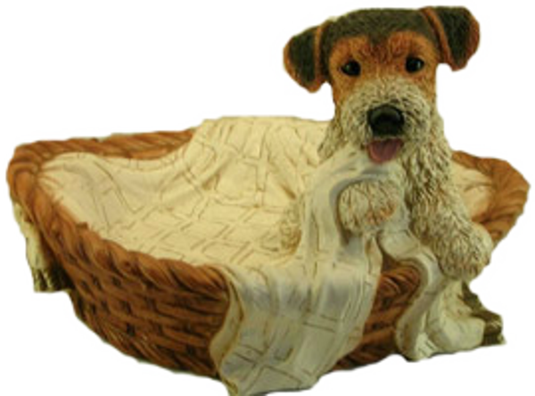 Hondje op mand polyester résine 40x 30 cm