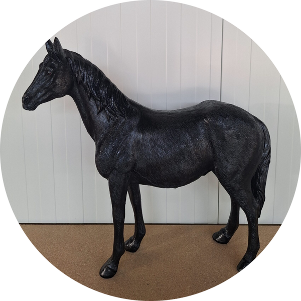paard staand zwart laminaat 70 CM