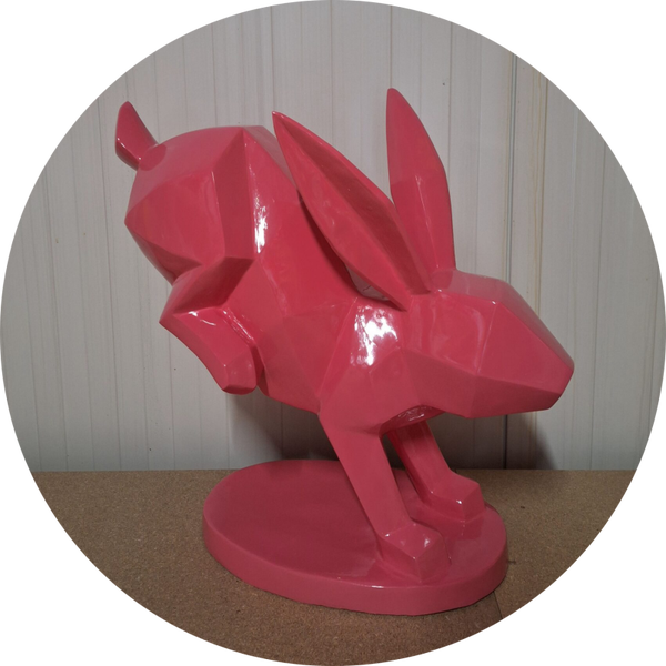 Stampend konijn origami op sokkel  70 CM