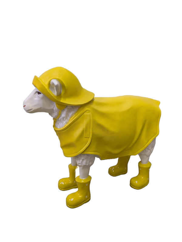 Schaap met laars en regenjas 65 cm