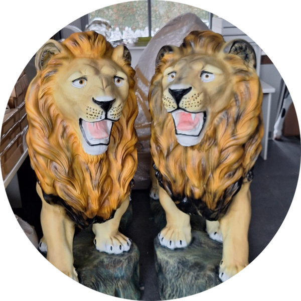 Leeuw op rots xxl laminaat lings of rechts 248 x 150 cm