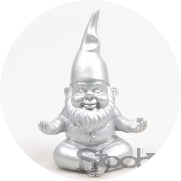KABOUTER YOGA 11X14X20 CM zilver  Verp 24