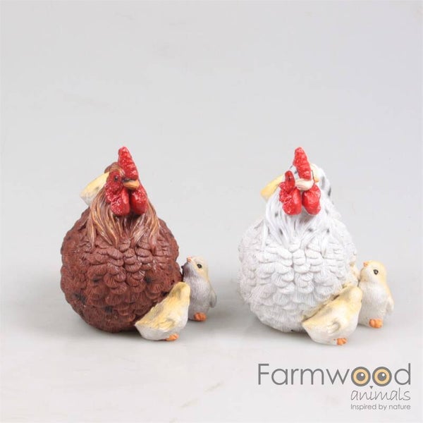 Farmwood – Kip met 3 Kuikentjes 2 Assorti 10×11×12 cm verp 48