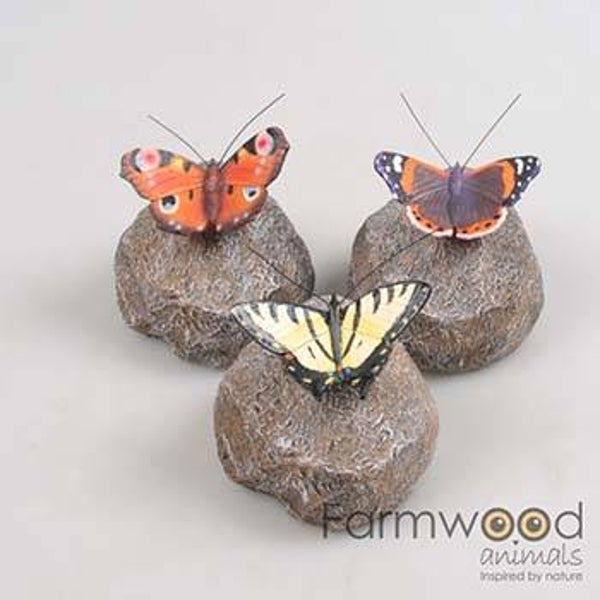 Farmwood Butterflies – Vlinder op Rots 3 ass. 9x8x10.5 cm Verp 24