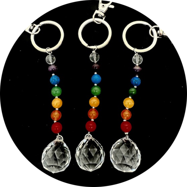 7 Chakra Sleutelhanger met Kristallen Bol per stuk  Verp 12