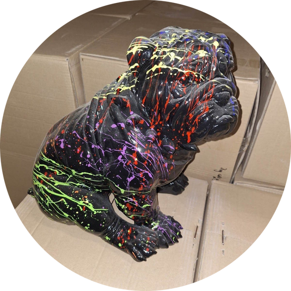 Engelse buldog zit zwart splache 38 cm