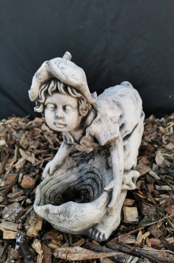 Beton jongen gebogen over Corf 37 cm