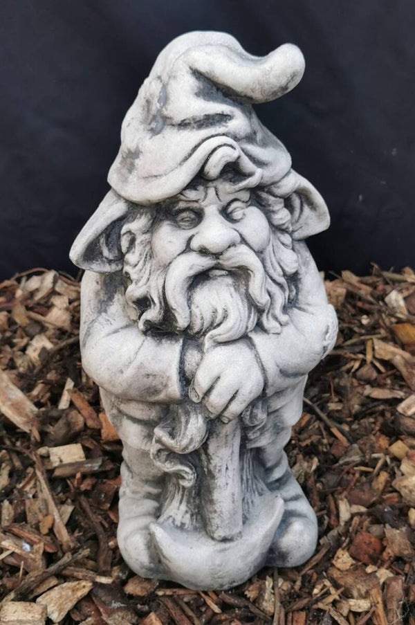 Beton kabouter met bijl 40 cm