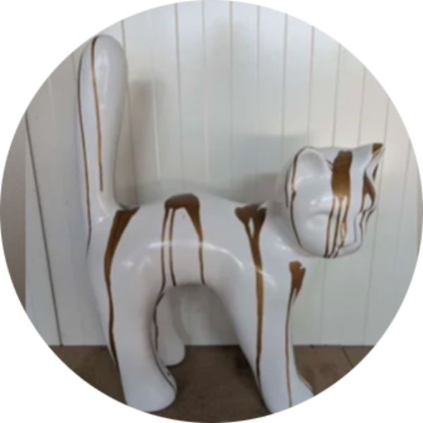 Parijse kat wit met staart in de lucht laminaat ( exstra sterk )65  cm