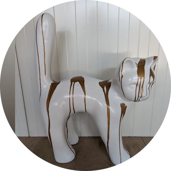 Parijse kat met staart in de lucht wit druip multicolor 65cm