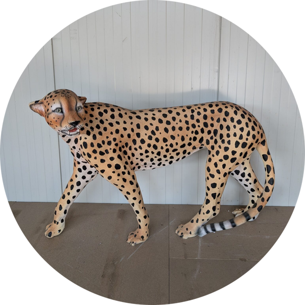 A1438   Jungle jaguar XL staand polyester résine  120 x 90 cm