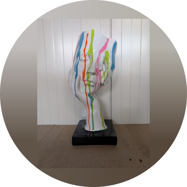 Masker slapende dame wit multicolor 19 x 19 x 48 cm