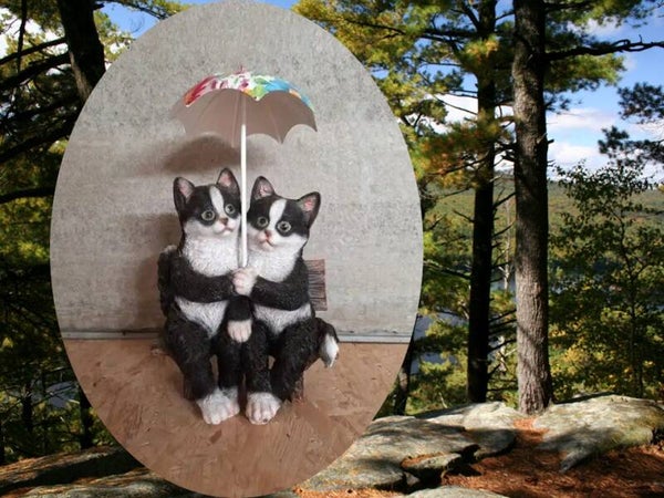 KOPPEL KATTEN OP BANK MET PARAPLU 40 CM