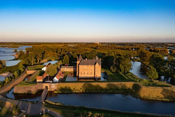 "EINDELIJK THUIS " ook op het Auteursfestival in Nederland