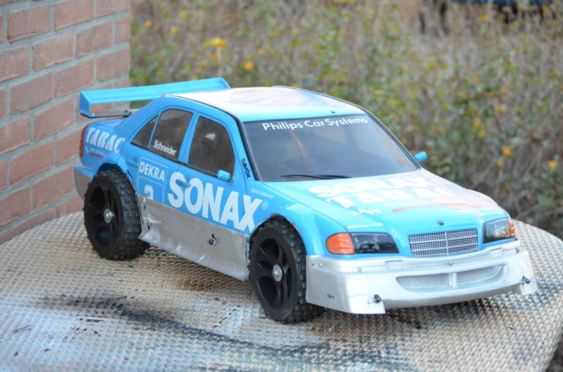 Een Fg onroad omgebouwd naar rally wagen 