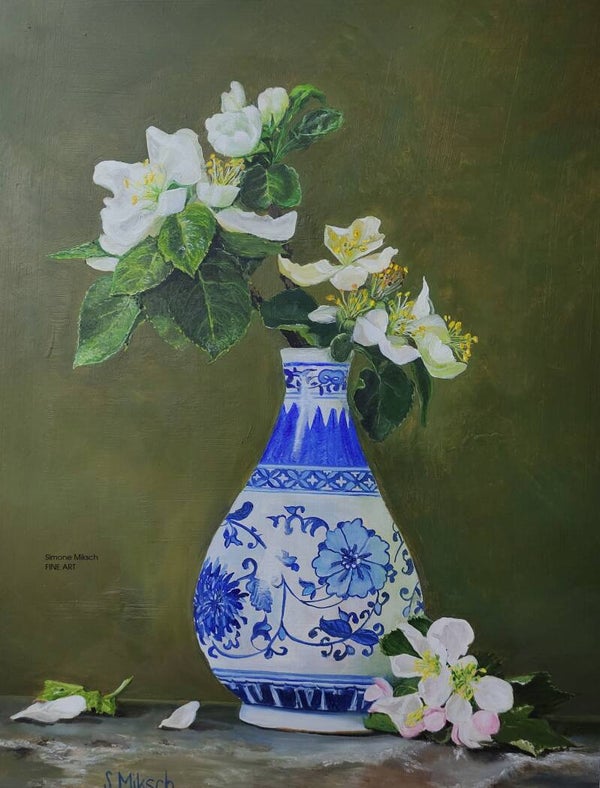 Vase mit Apfelblüte