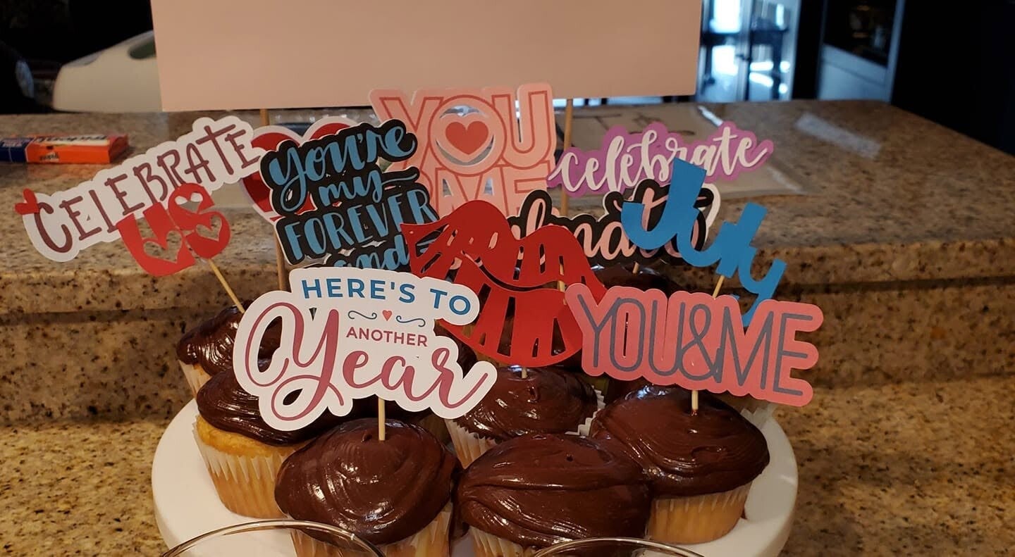 Cake toppers