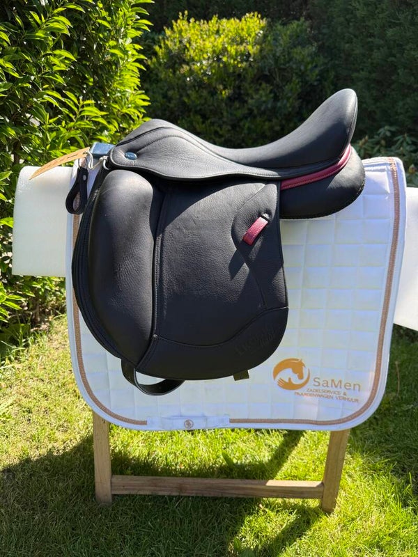 Ikonic Light Pony dressuurzadel 16 inch zwart/fuchsia pink