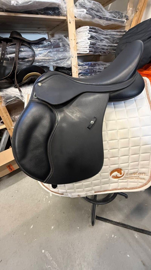 Wintec 500 HART All Purpose 17,5 inch (in consignatieverkoop)