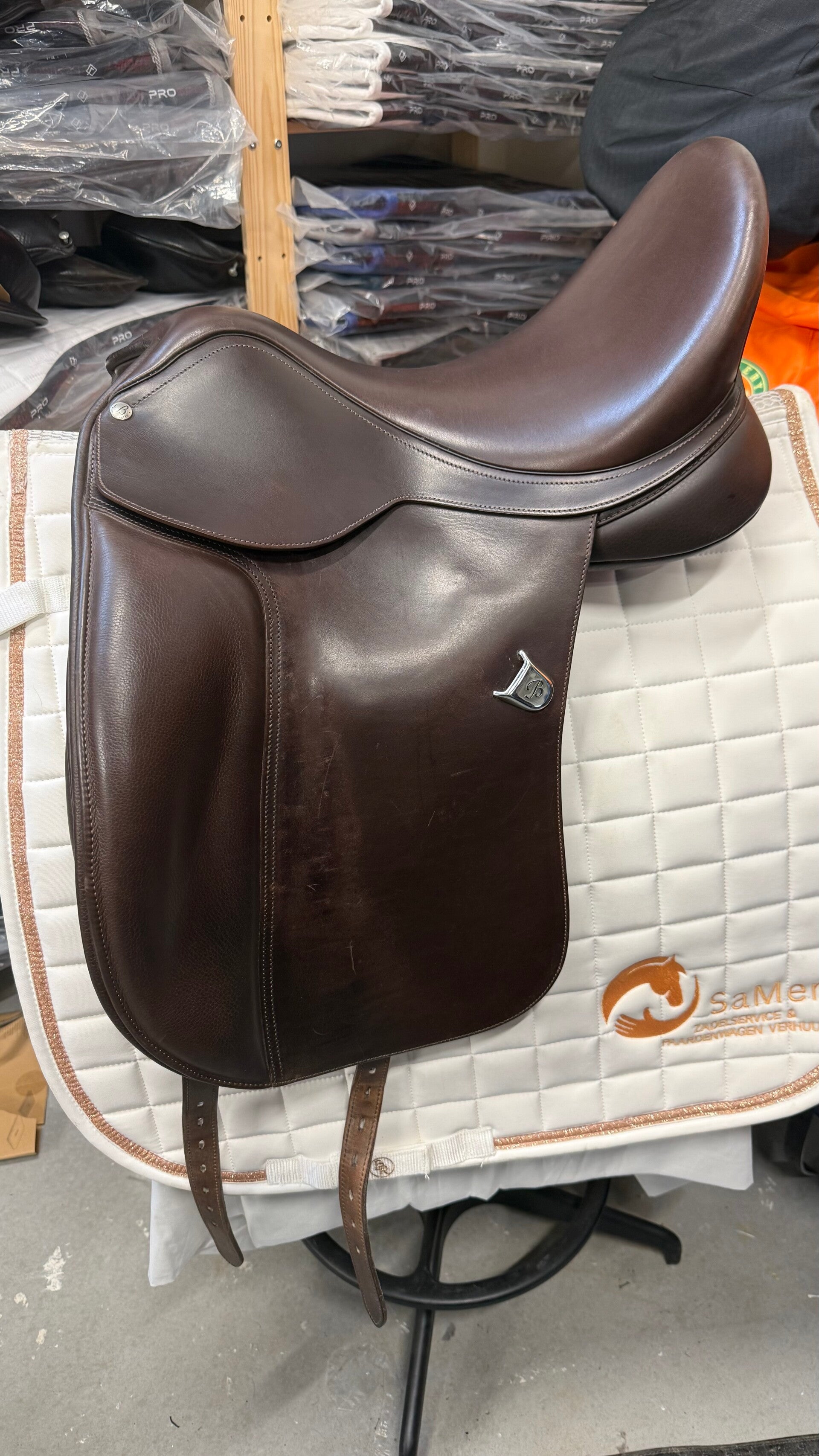 Bates WIDE 17,5 inch dressuurzadel Bruin (in consignatie)