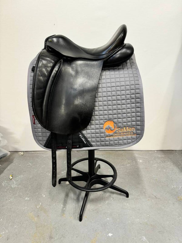 Gereserveerd. Hulsebos 17,5 inch dressuurzadel medium boom