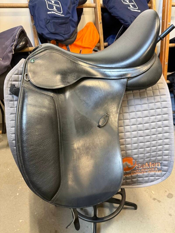 Arena HART 18 inch dressuurzadel