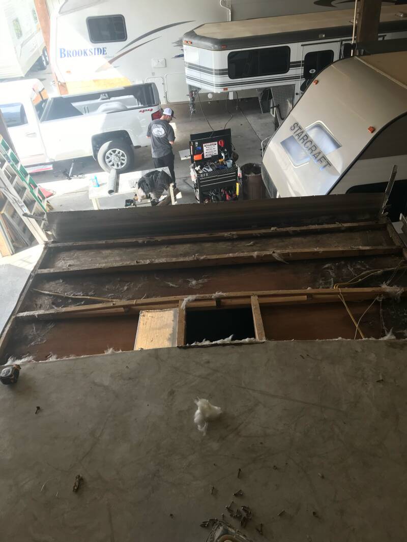 RV ROOF REPAIR TEAR OFF