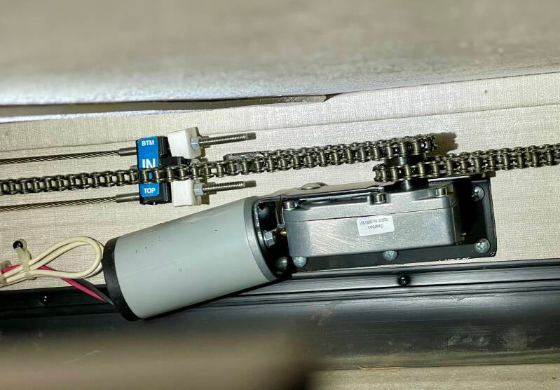 Slide-room motor &amp; gear box R&amp;R