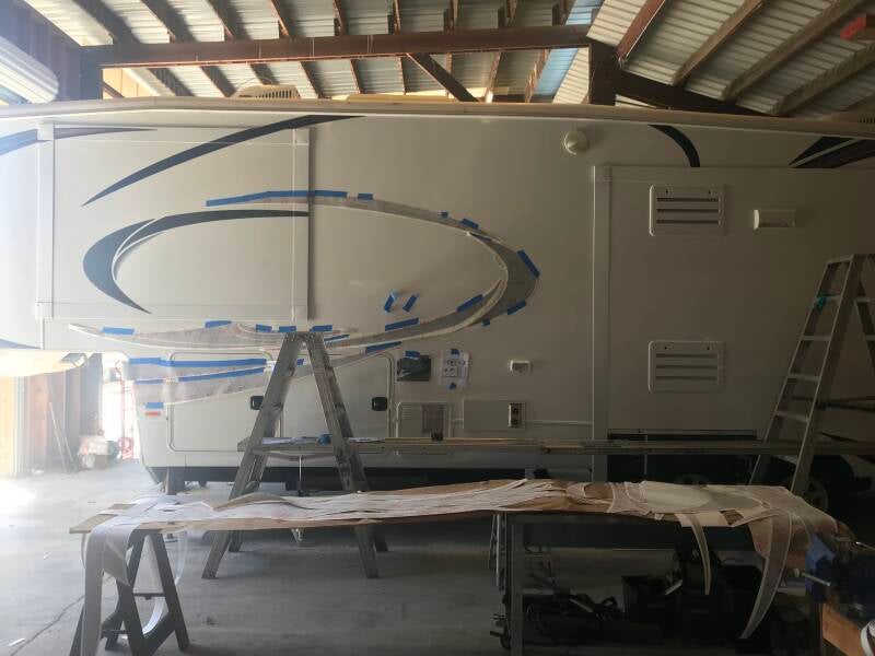 RV vinyl job Big Horn