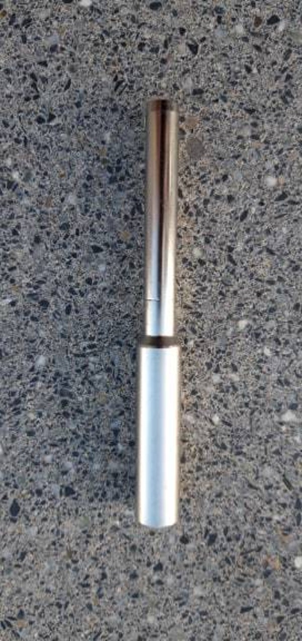 TERMINAL MET INWENDIGE DRAAD LINKS