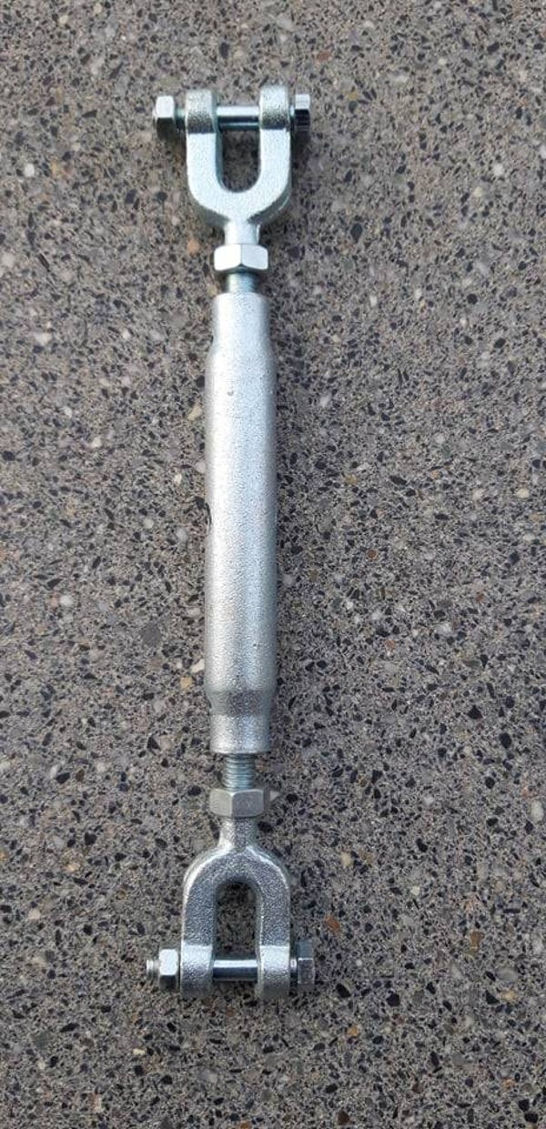 SPANSCHROEF VERZINKT MET GESLOTEN HUIS