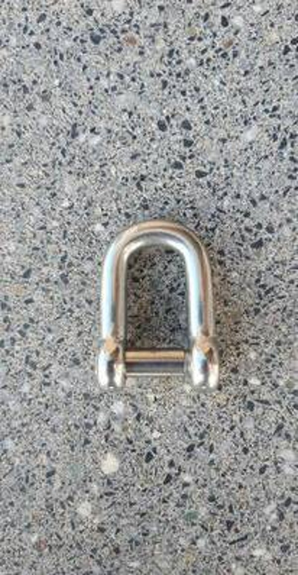 D - SLUITING RVS MET VERZONKEN BOUT