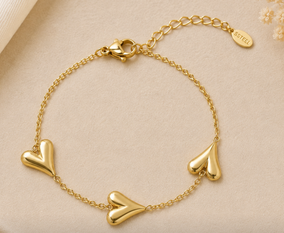 Triple heart armband