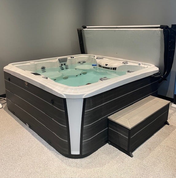 wet test room marquis spas bullfrog spas